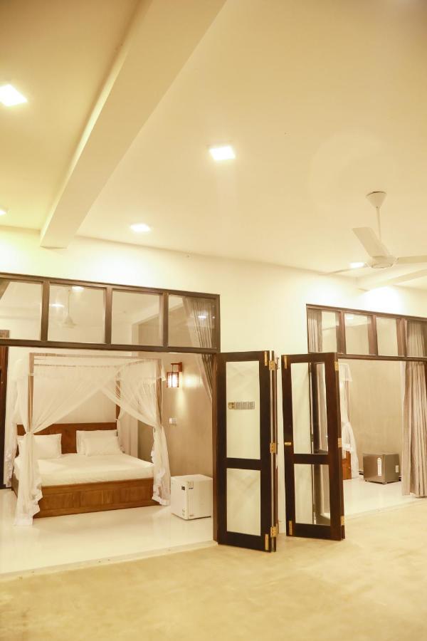 Gold Bubble Hotel Ахангама Екстериор снимка