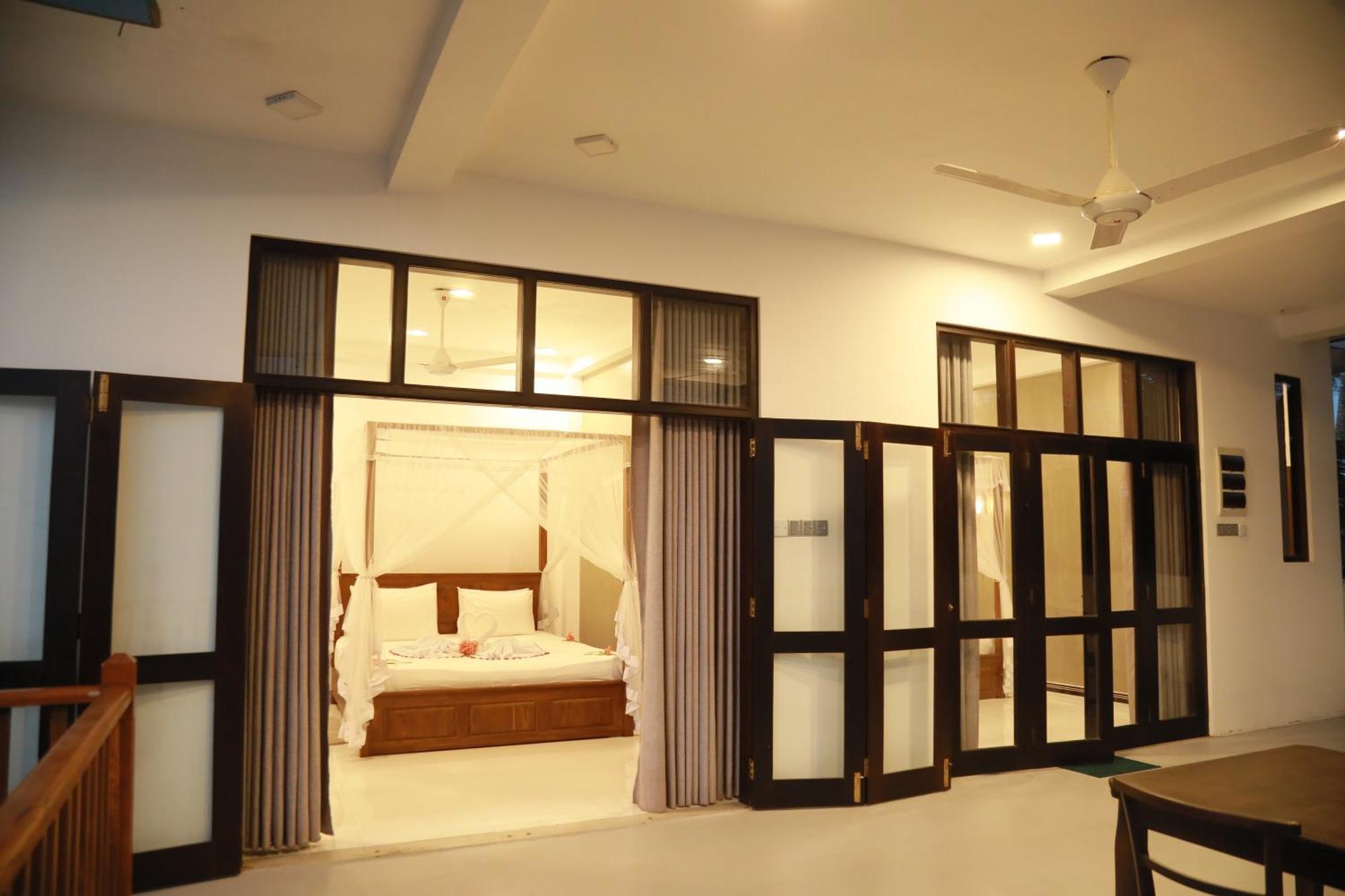 Gold Bubble Hotel Ахангама Екстериор снимка