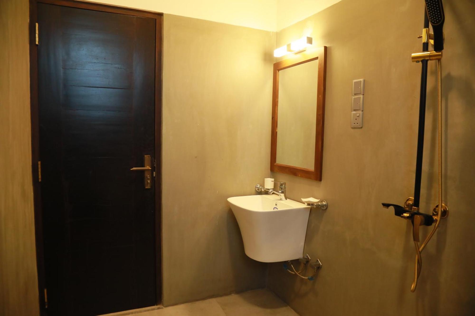 Gold Bubble Hotel Ахангама Екстериор снимка