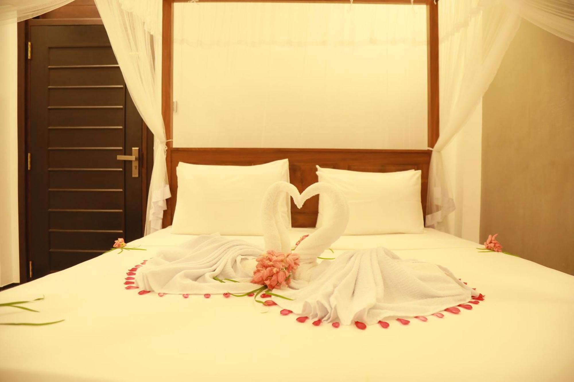 Gold Bubble Hotel Ахангама Екстериор снимка